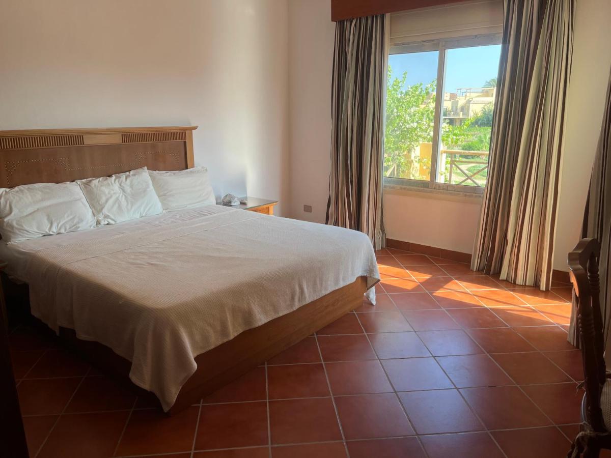 A Sea View Spacious Cheering 5 Bedroom Villa Ain Sokhna "Ain Bay" فيلا كاملة للإيجار قرية العين باي 아인 수크나 외부 사진