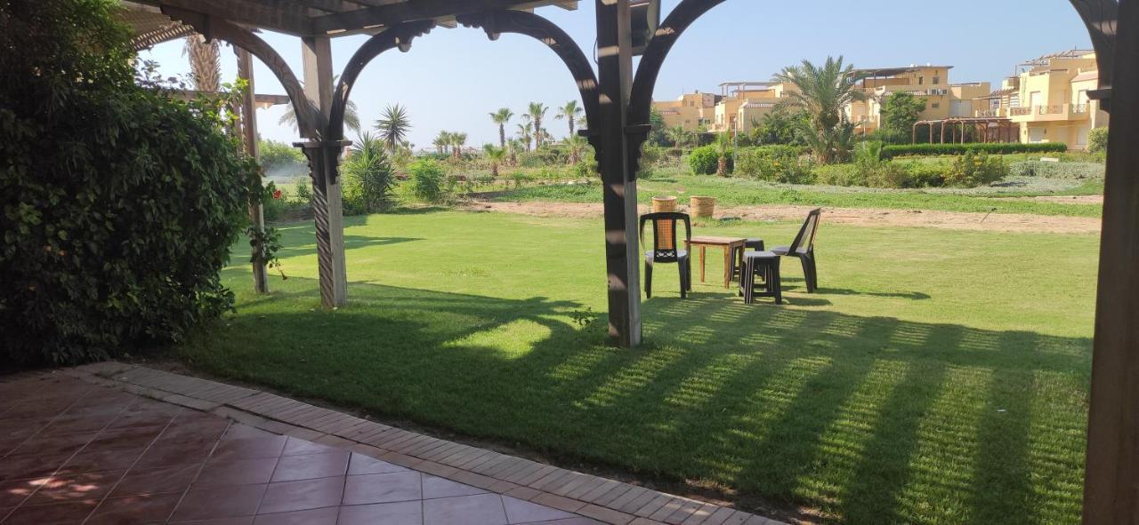 A Sea View Spacious Cheering 5 Bedroom Villa Ain Sokhna "Ain Bay" فيلا كاملة للإيجار قرية العين باي 아인 수크나 외부 사진