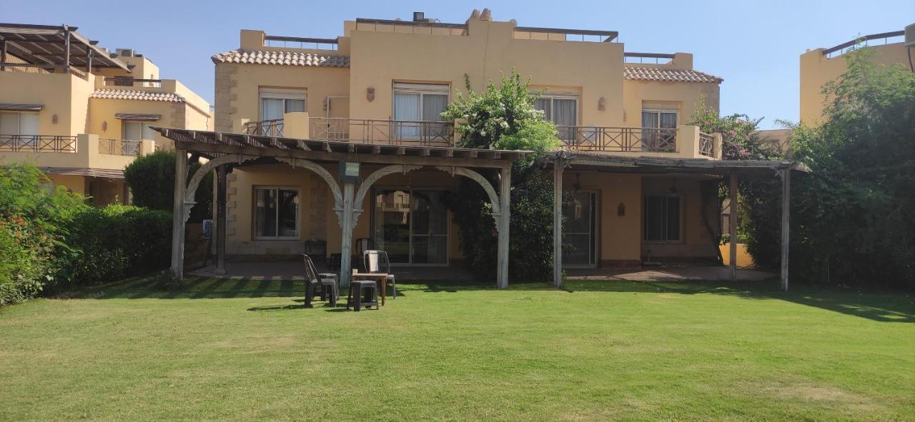 A Sea View Spacious Cheering 5 Bedroom Villa Ain Sokhna "Ain Bay" فيلا كاملة للإيجار قرية العين باي 아인 수크나 외부 사진