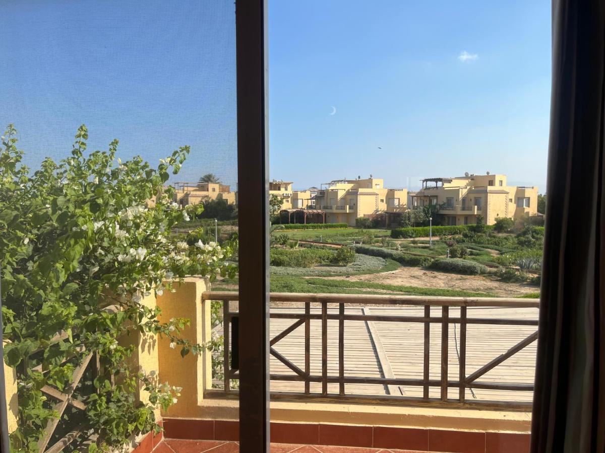 A Sea View Spacious Cheering 5 Bedroom Villa Ain Sokhna "Ain Bay" فيلا كاملة للإيجار قرية العين باي 아인 수크나 외부 사진