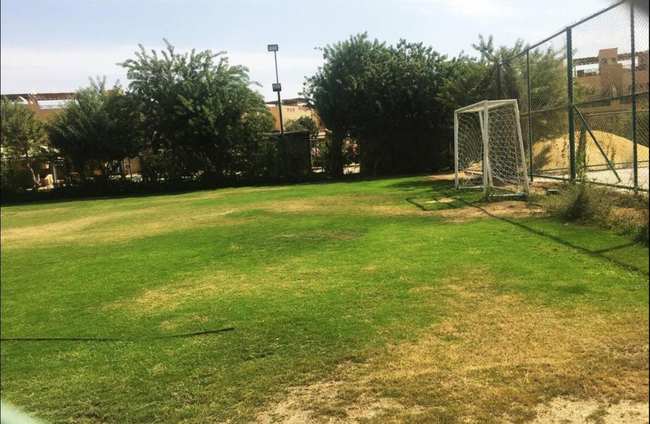 A Sea View Spacious Cheering 5 Bedroom Villa Ain Sokhna "Ain Bay" فيلا كاملة للإيجار قرية العين باي 아인 수크나 외부 사진