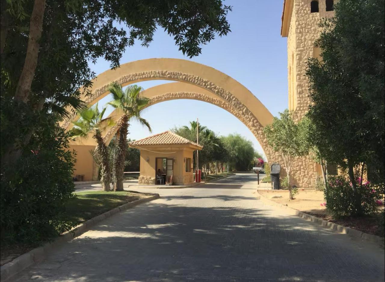 A Sea View Spacious Cheering 5 Bedroom Villa Ain Sokhna "Ain Bay" فيلا كاملة للإيجار قرية العين باي 아인 수크나 외부 사진