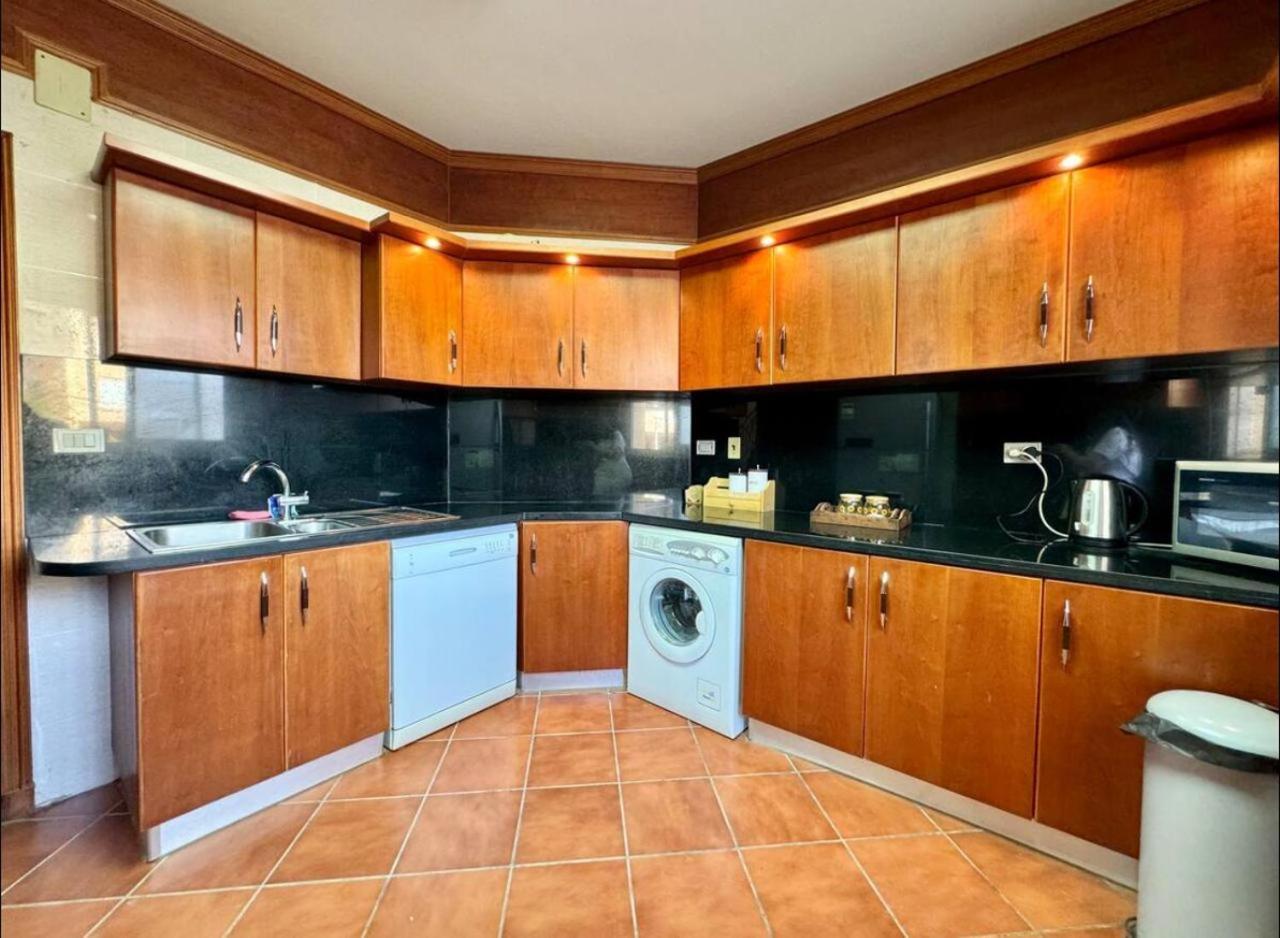 A Sea View Spacious Cheering 5 Bedroom Villa Ain Sokhna "Ain Bay" فيلا كاملة للإيجار قرية العين باي 아인 수크나 외부 사진