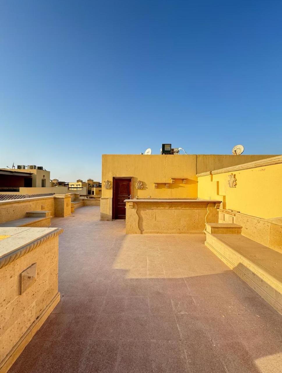 A Sea View Spacious Cheering 5 Bedroom Villa Ain Sokhna "Ain Bay" فيلا كاملة للإيجار قرية العين باي 아인 수크나 외부 사진