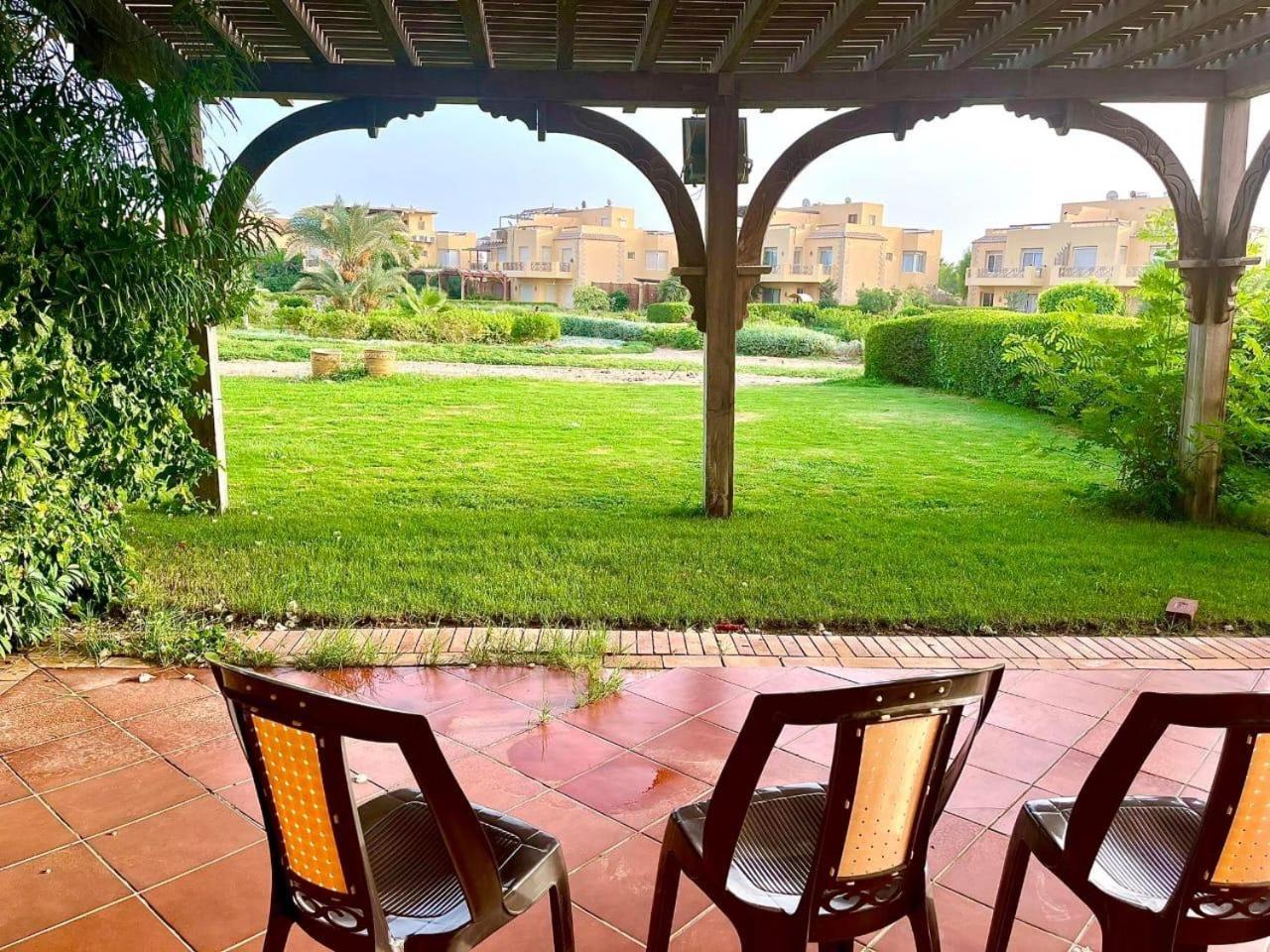 A Sea View Spacious Cheering 5 Bedroom Villa Ain Sokhna "Ain Bay" فيلا كاملة للإيجار قرية العين باي 아인 수크나 외부 사진