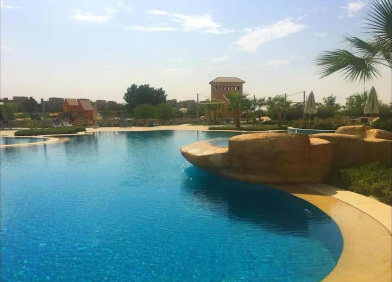 A Sea View Spacious Cheering 5 Bedroom Villa Ain Sokhna "Ain Bay" فيلا كاملة للإيجار قرية العين باي 아인 수크나 외부 사진