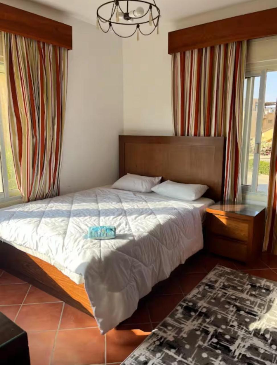 A Sea View Spacious Cheering 5 Bedroom Villa Ain Sokhna "Ain Bay" فيلا كاملة للإيجار قرية العين باي 아인 수크나 외부 사진