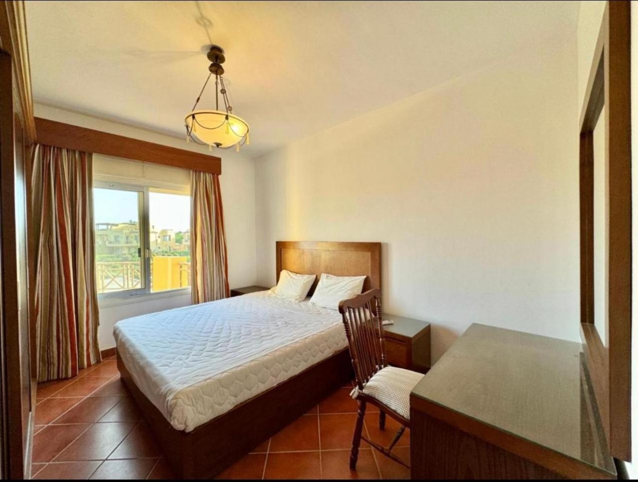 A Sea View Spacious Cheering 5 Bedroom Villa Ain Sokhna "Ain Bay" فيلا كاملة للإيجار قرية العين باي 아인 수크나 외부 사진
