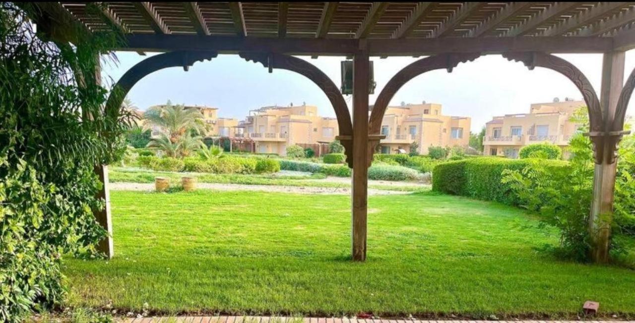 A Sea View Spacious Cheering 5 Bedroom Villa Ain Sokhna "Ain Bay" فيلا كاملة للإيجار قرية العين باي 아인 수크나 외부 사진
